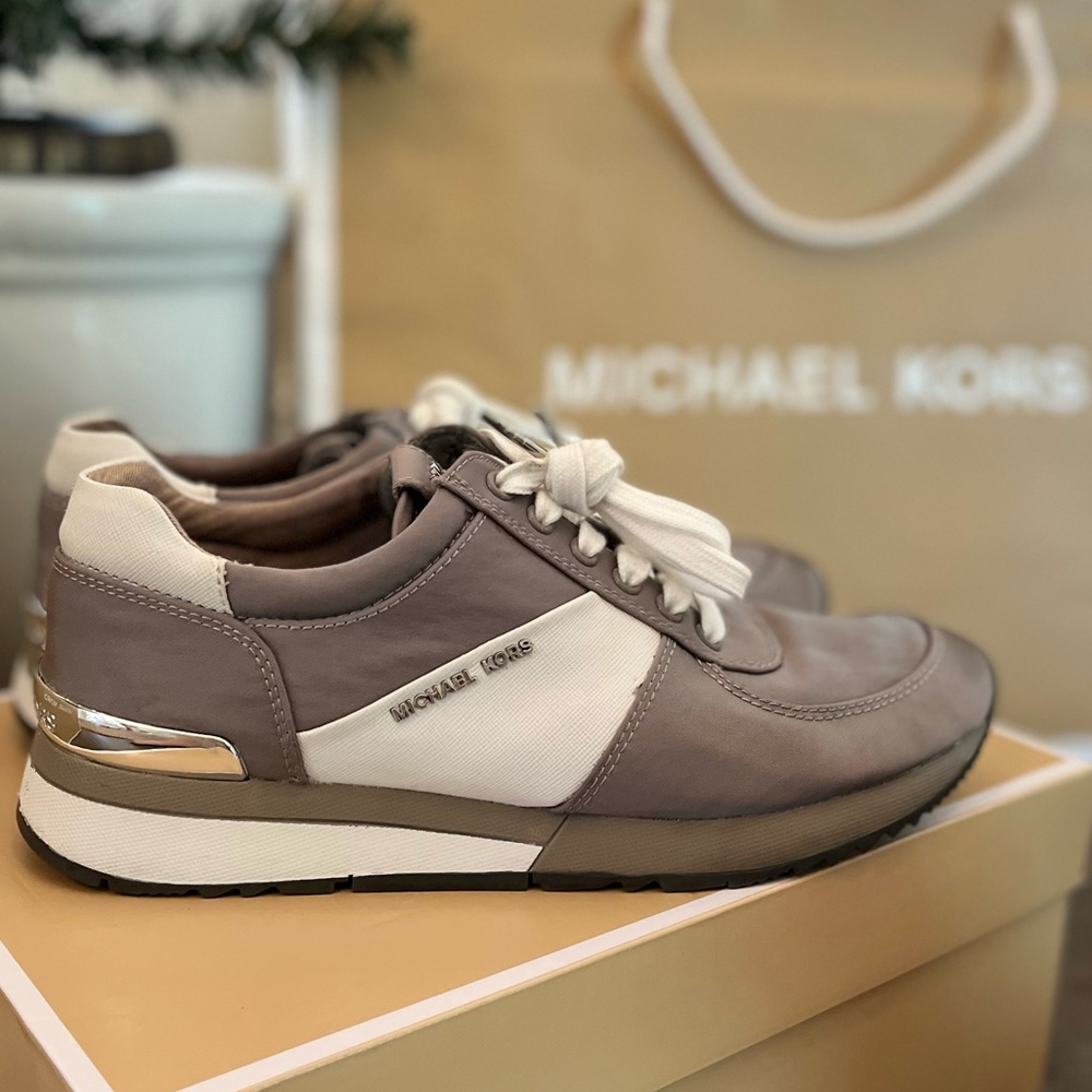 Michael Kors Allie Trainer in Pearl Grey